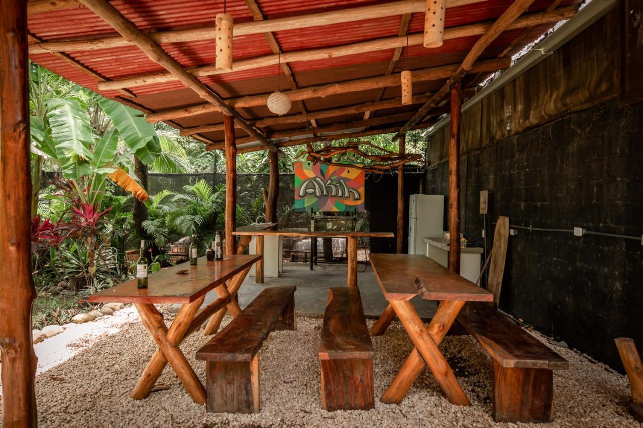 Akih Pods Hostel Playa Santa Teresa  Eksteriør billede