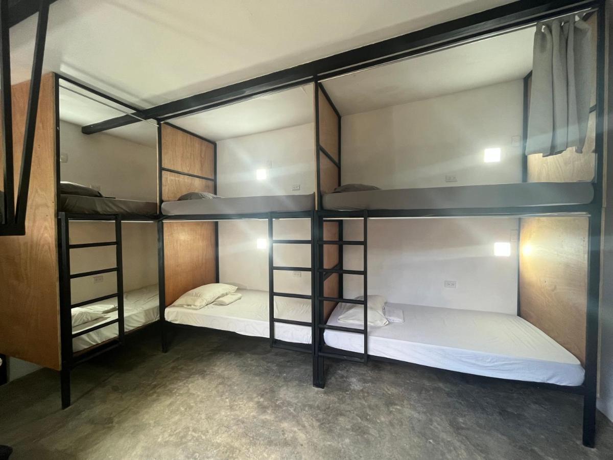 Akih Pods Hostel Playa Santa Teresa  Eksteriør billede