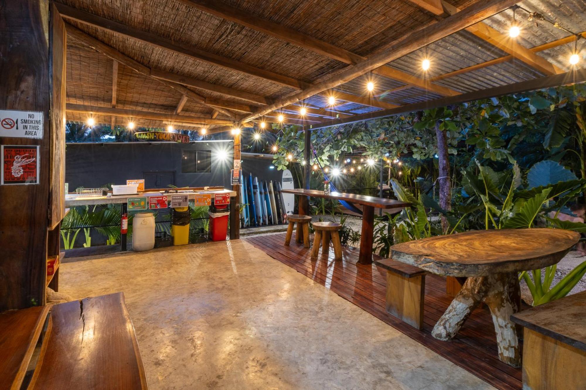 Akih Pods Hostel Playa Santa Teresa  Eksteriør billede
