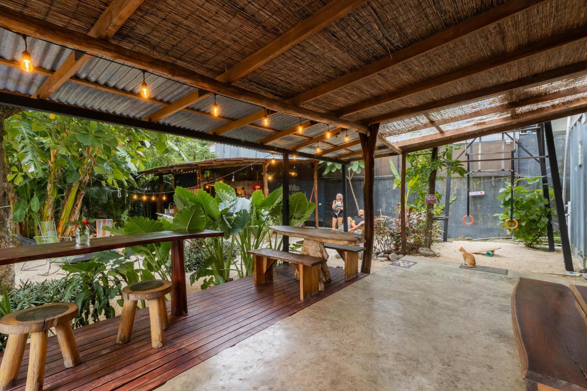 Akih Pods Hostel Playa Santa Teresa  Eksteriør billede