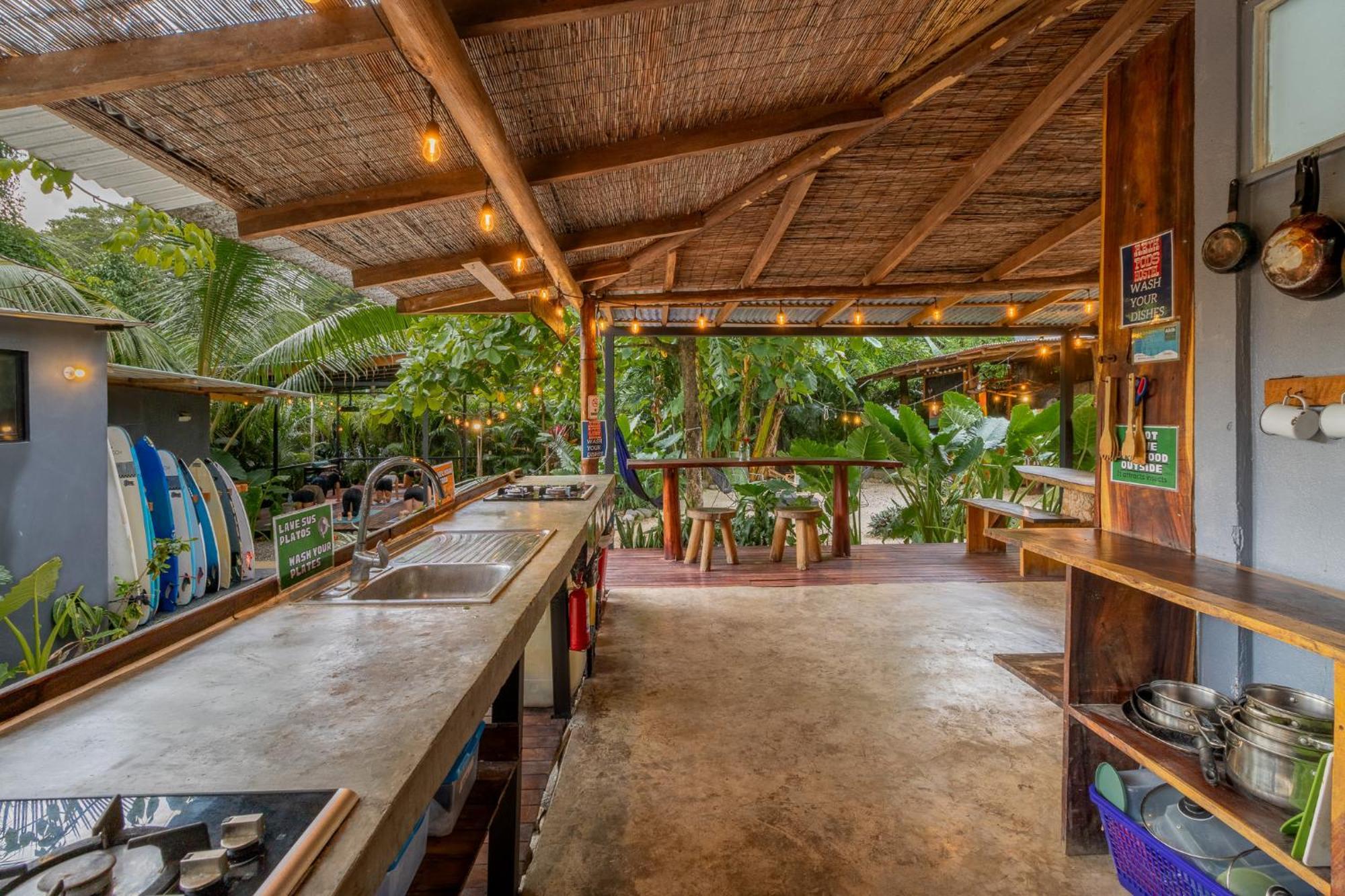Akih Pods Hostel Playa Santa Teresa  Eksteriør billede