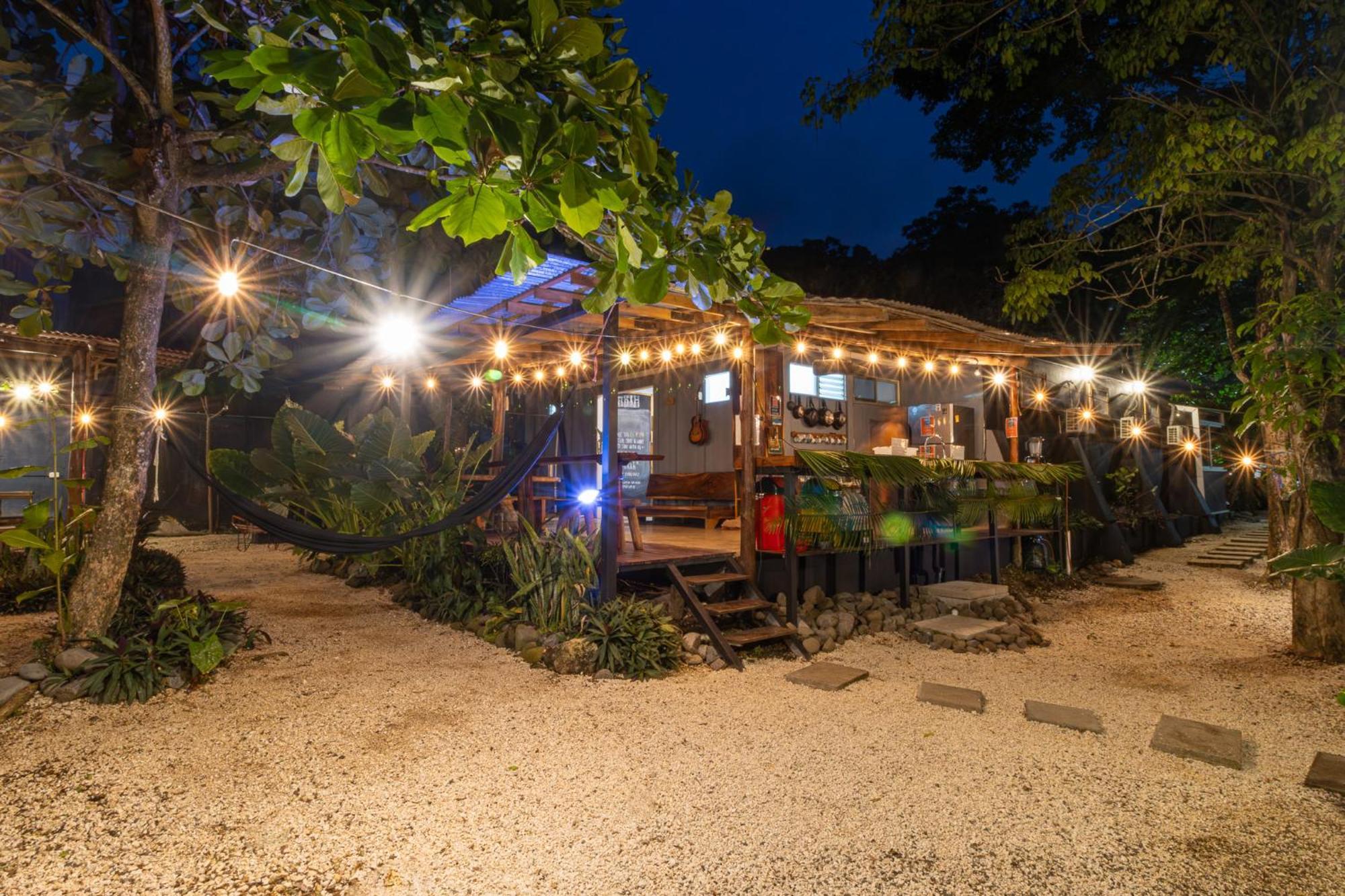 Akih Pods Hostel Playa Santa Teresa  Eksteriør billede