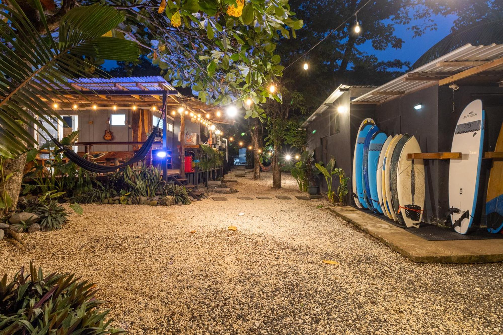 Akih Pods Hostel Playa Santa Teresa  Eksteriør billede